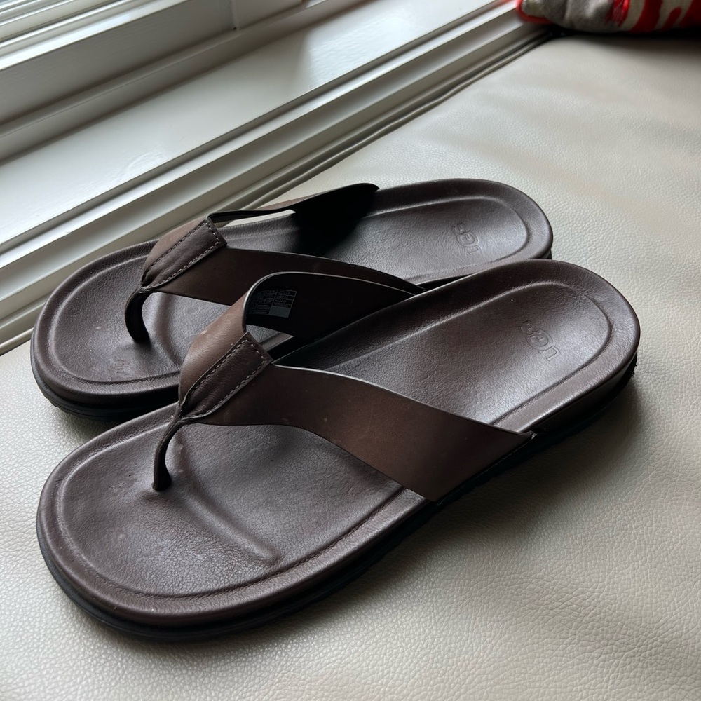Men’s Ugg flip flops size 11